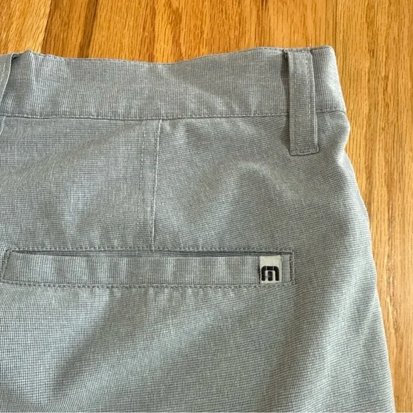 Travis Mathew Shorts Men 36 Grey Golf Casual Performance Stretch - Picture 4 of 6